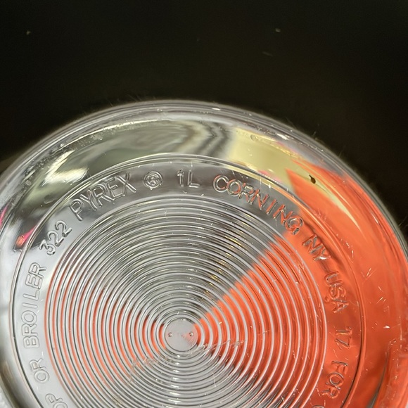 Vintage Pyrex Black Small Mixing Bowl - 322 - clear bottom - jet black - Picture 7 of 7